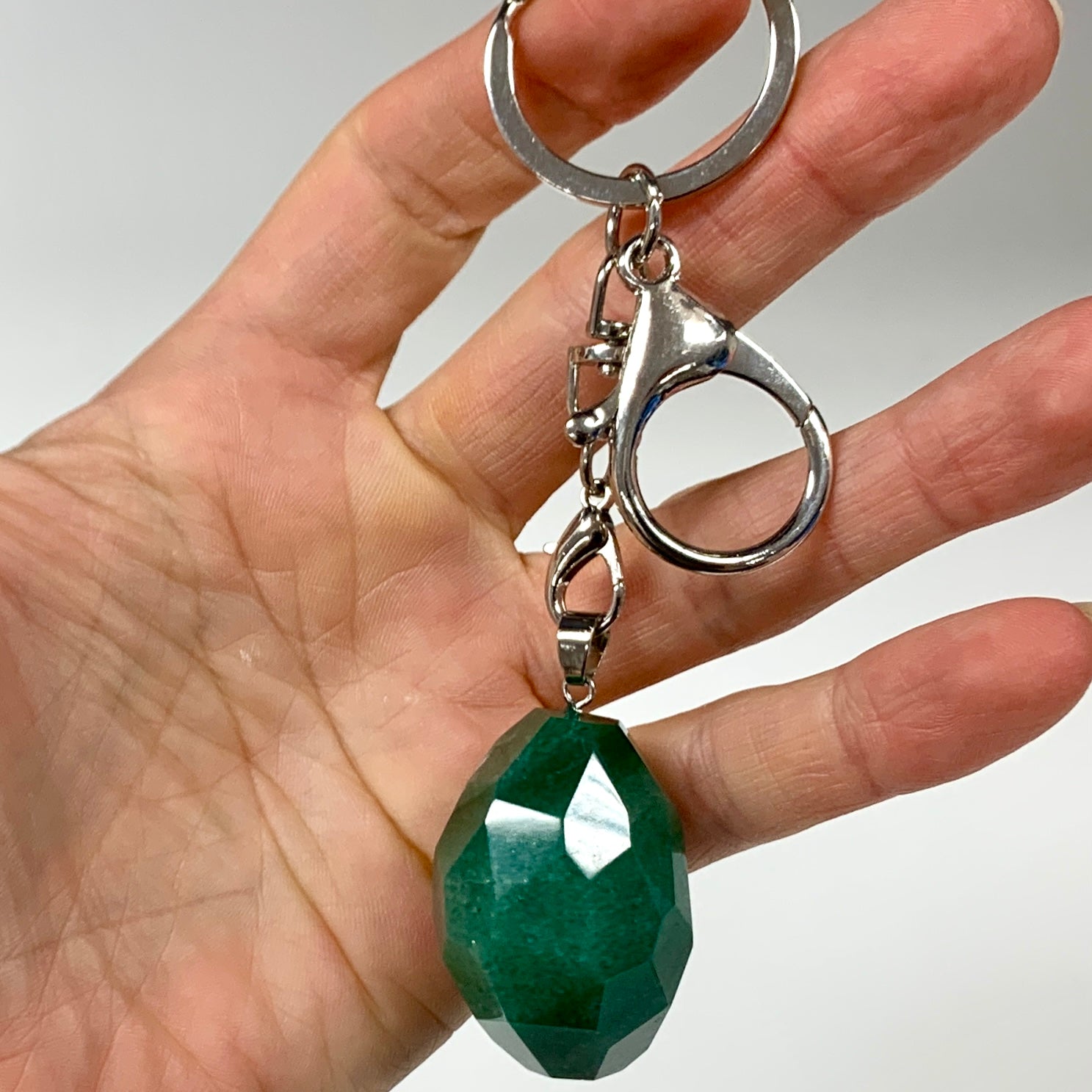 Vihreä aventuriini - viistehiottu kaulakoru/avaimenperä 4cm - Valkoisen Liekin Voima