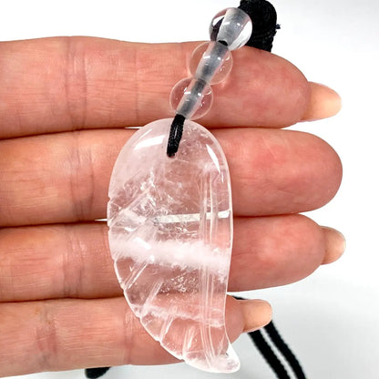 Vuorikristalli - Enkelinsiipikaulakoru - Opastusta, puhdistusta, mielen selkeyttä - Valkoisen Liekin Voima