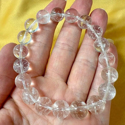 Vuorikristalli - Rannekoru - Tasapainottaa chakroja, kohottaa värähtelyä, opastaa - Valkoisen Liekin Voima